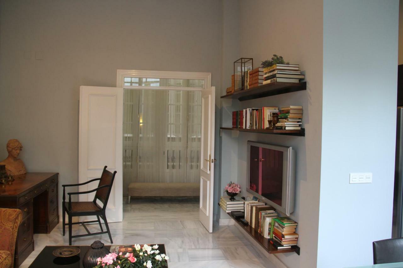 Luxurious 2 Bedroom Flat In A Historic Building Sevilla Bagian luar foto