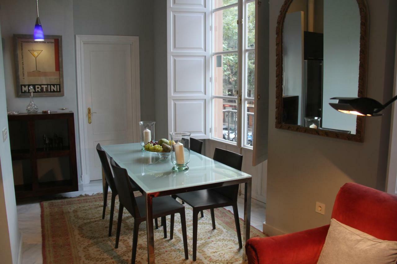Luxurious 2 Bedroom Flat In A Historic Building Sevilla Bagian luar foto