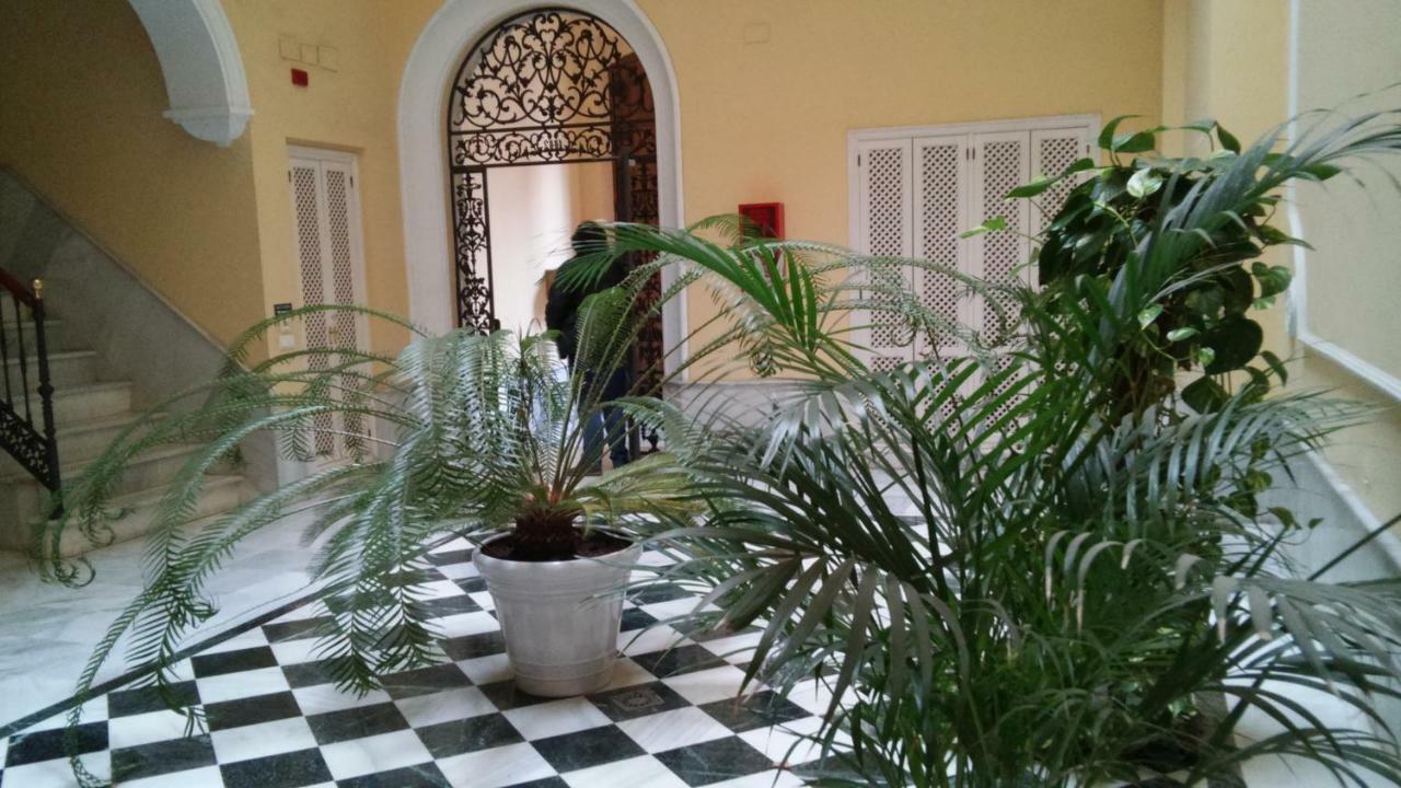 Luxurious 2 Bedroom Flat In A Historic Building Sevilla Bagian luar foto