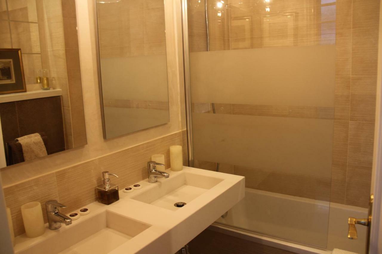 Luxurious 2 Bedroom Flat In A Historic Building Sevilla Bagian luar foto